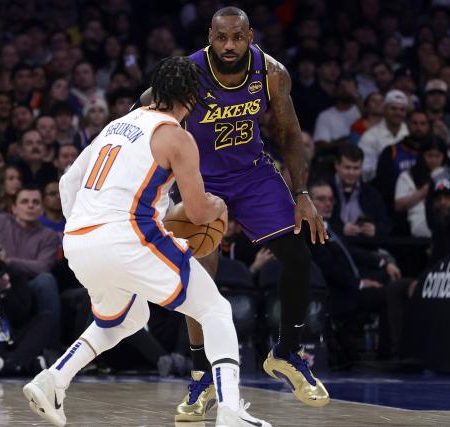 Without Anthony Davis, LeBron James is the leading force of the Lakers’ recent surge on defense