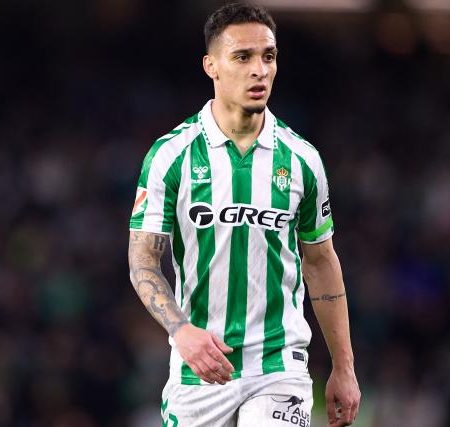 Real Betis set out plan to keep Man United star Antony in 2025/26