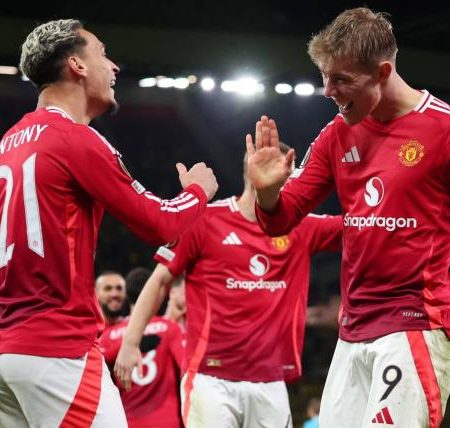Man Utd striker has fewer shots than defenders as shocking stats revealed