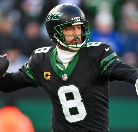 Who is Aaron Rodgers signing with? Why four-time MVP hasn’t committed to Steelers, Vikings, Giants