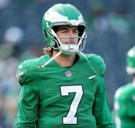 Browns QB depth chart: Kenny Pickett acquired to start in Cleveland, for now