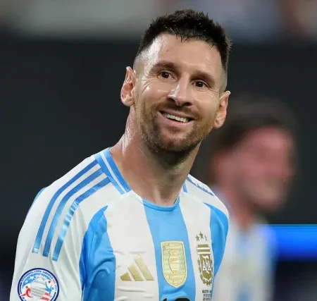 Is Lionel Messi playing for Argentina today? Latest team news updates for World Cup qualifying