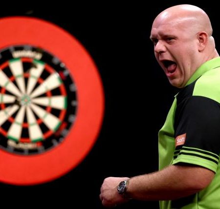 2025 Players Championship 7-8 results, full entry list as Van Gerwen takes top billing at PDC darts event