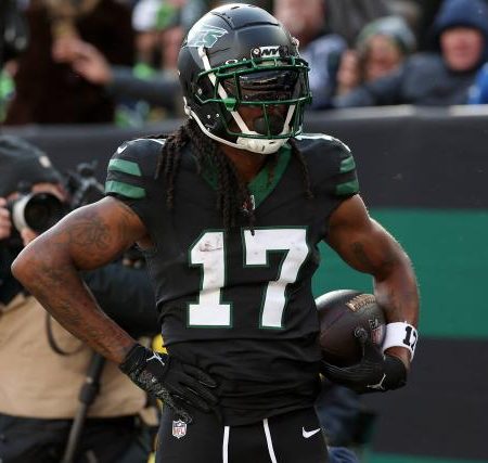 Davante Adams’ jersey number: Will new Rams WR take No. 17 from Puka Nacua?