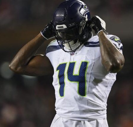 DK Metcalf trade details: Seahawks send WR to Steelers for second-round pick