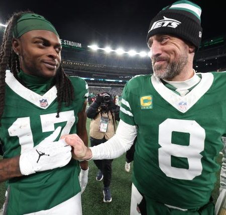 Will Davante Adams follow Aaron Rodgers to new team? What we know about QB-WR duo’s plans for 2025