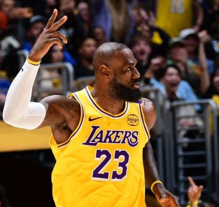 LeBron James career stats: Where Lakers star ranks in all-time points, assists, 3-pointers and more categories